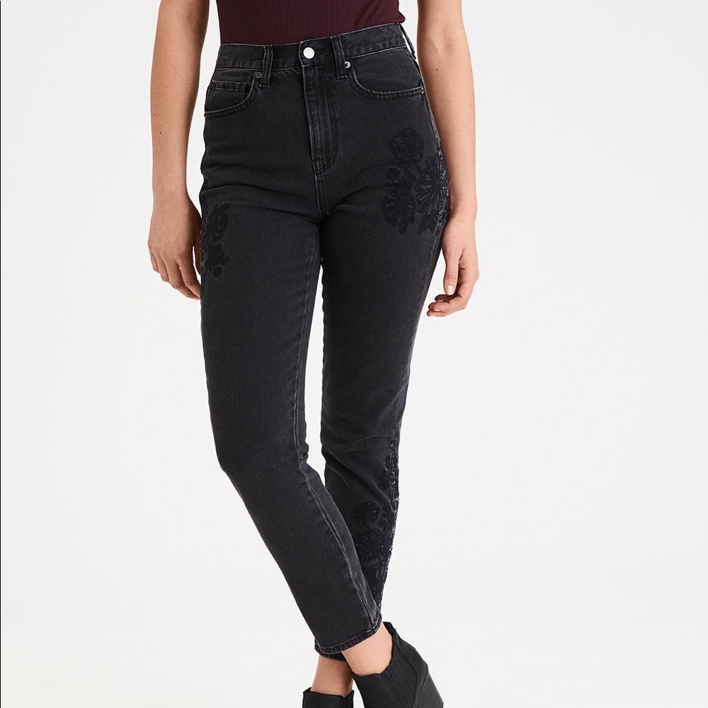 American Eagle Mom Jeans!